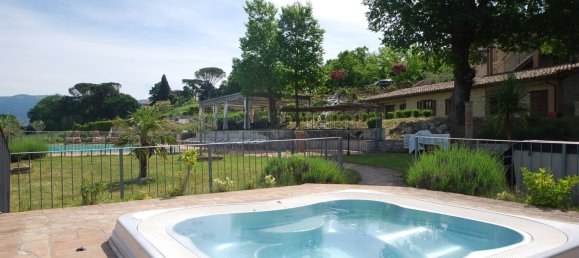 400m² Building in Spoleto, Italy No. 67962 3