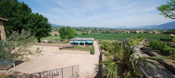 400m² Building in Spoleto, Italy No. 67962 10