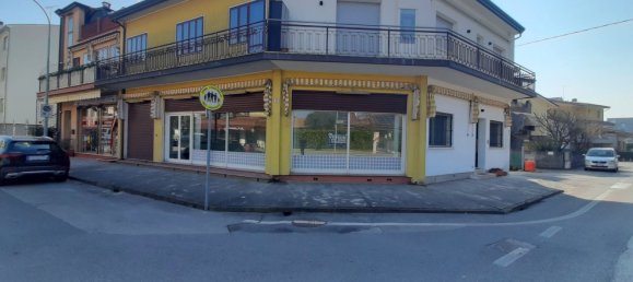 118m² Commercial property in San Donà di Piave, Italy No. 91414 2
