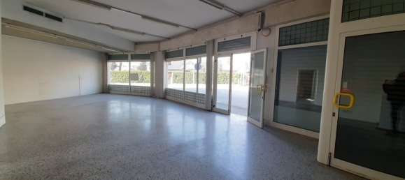 118m² Commercial property in San Donà di Piave, Italy No. 91414 6