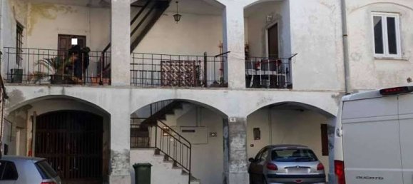 Apartamento de 2 dormitorios en Carnago, Italy No. 99361 10