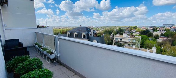 2 bedrooms Apartment in Nogent-sur-Marne, France No. 182775 2