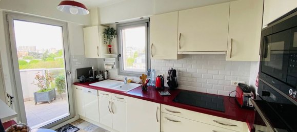 2 bedrooms Apartment in Nogent-sur-Marne, France No. 182775 3