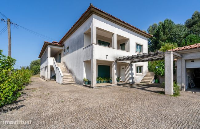 5 bedrooms House in Vilarinho das Cambas, Portugal No. 181299