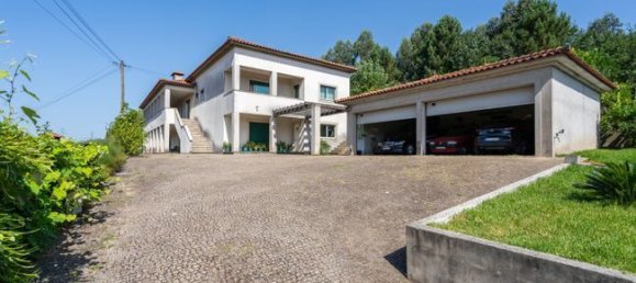 5 bedrooms House in Vilarinho das Cambas, Portugal No. 181299 10