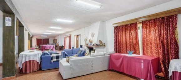 5 bedrooms House in Vilarinho das Cambas, Portugal No. 181299 9