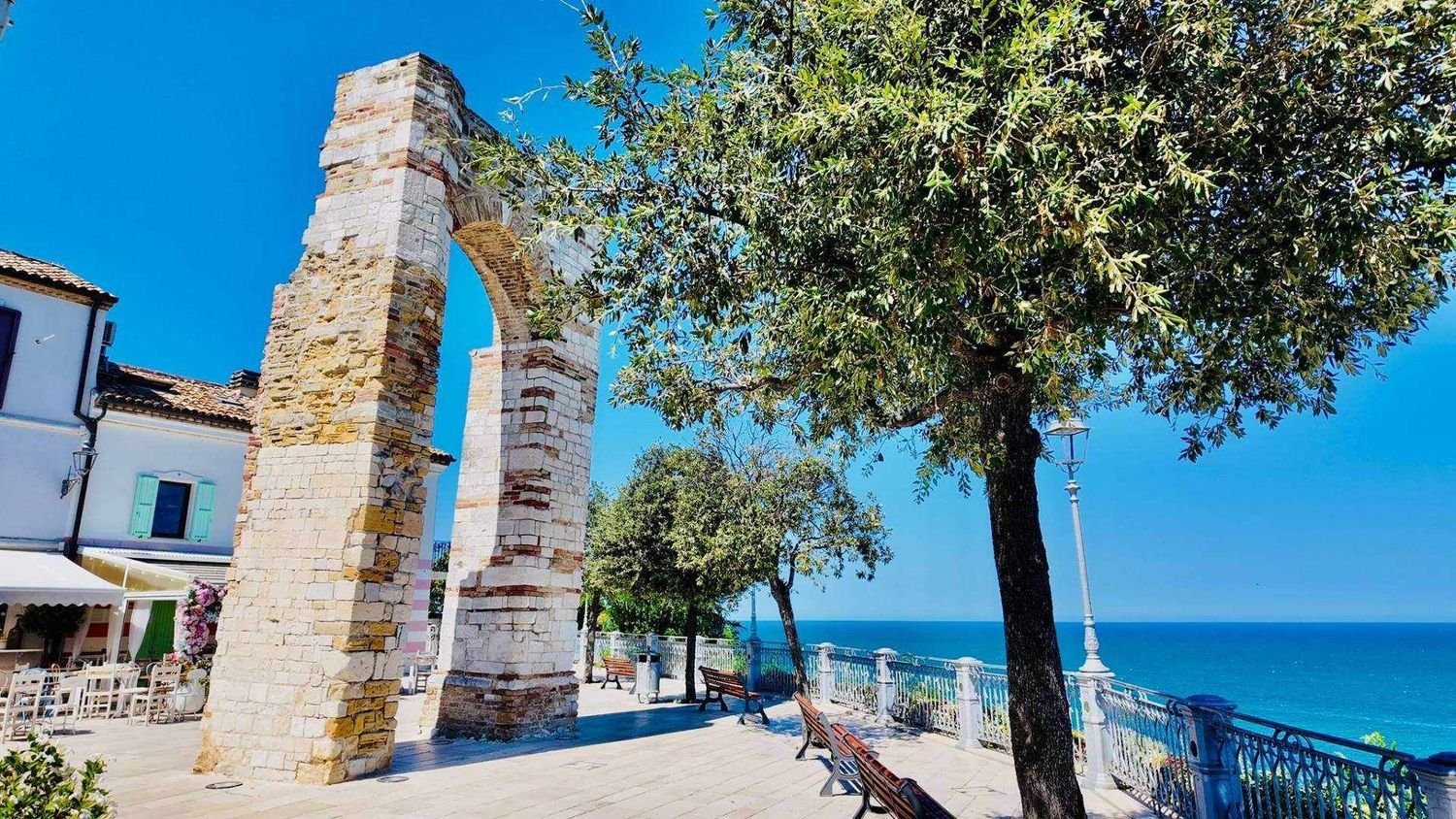 Apartamento de 2 habitaciónes en Numana, Italy No. 300318