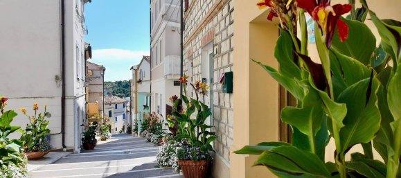 Apartamento de 2 habitaciónes en Numana, Italy No. 300318 16