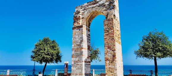 Apartamento de 2 habitaciónes en Numana, Italy No. 300318 4