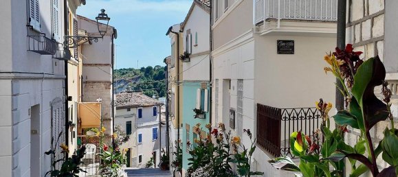 Apartamento de 2 habitaciónes en Numana, Italy No. 300318 24