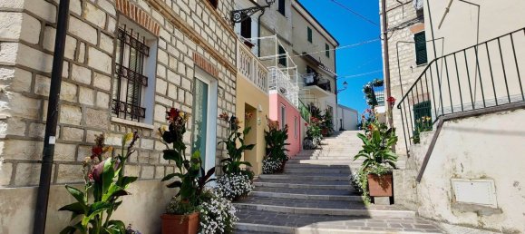 Apartamento de 2 habitaciónes en Numana, Italy No. 300318 13