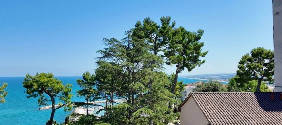 Apartamento de 2 habitaciónes en Numana, Italy No. 300318 14