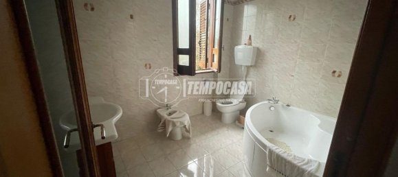 3-salle Appartement à San Cesario sul Panaro, Italy No. 37648 4