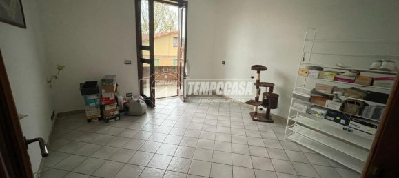 3-salle Appartement à San Cesario sul Panaro, Italy No. 37648 3