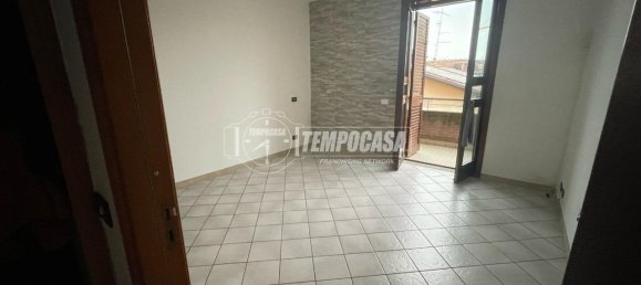 3-salle Appartement à San Cesario sul Panaro, Italy No. 37648 5
