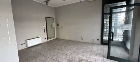 111m² Commercial property in Moncalieri, Italy No. 326557 9