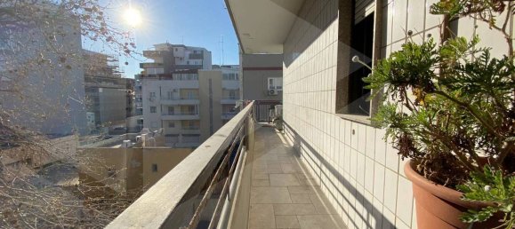 Apartamento de 2 divisões em Bari, Italy N.º 21664 12
