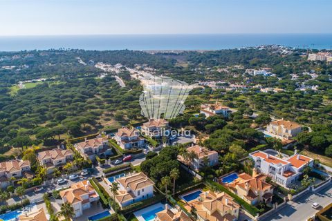 Terrain à Almancil, Portugal No. 259117