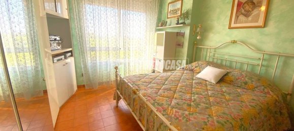 4 rooms Apartment in Rome, Italy No. 298127 2
