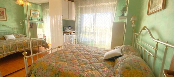 4 rooms Apartment in Rome, Italy No. 298127 4
