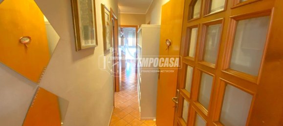 4 rooms Apartment in Rome, Italy No. 298127 9