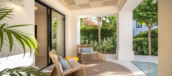 5 bedrooms Villa in Marbella, Spain No. 105370 8