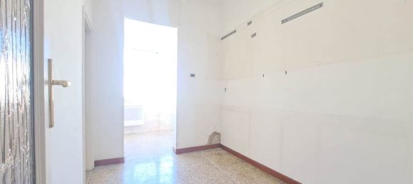 3 rooms Apartment in Taranto, Italy No. 306466 12
