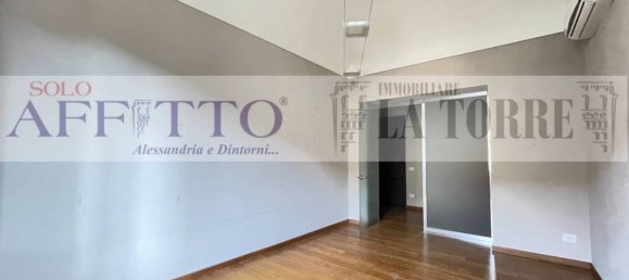 5 rooms Office in Alessandria, Italy No. 290061 3