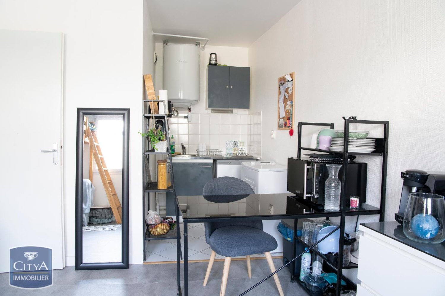 Studio à Amiens, France No. 245177