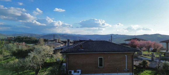 3 rooms Villa in Castana, Italy No. 35904 36