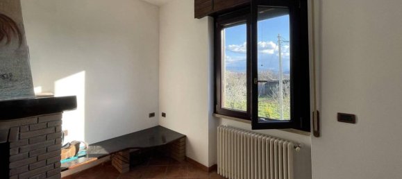 3 rooms Villa in Castana, Italy No. 35904 2