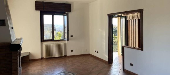 3 rooms Villa in Castana, Italy No. 35904 3