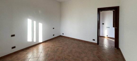 3 rooms Villa in Castana, Italy No. 35904 12
