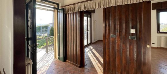 3 rooms Villa in Castana, Italy No. 35904 8