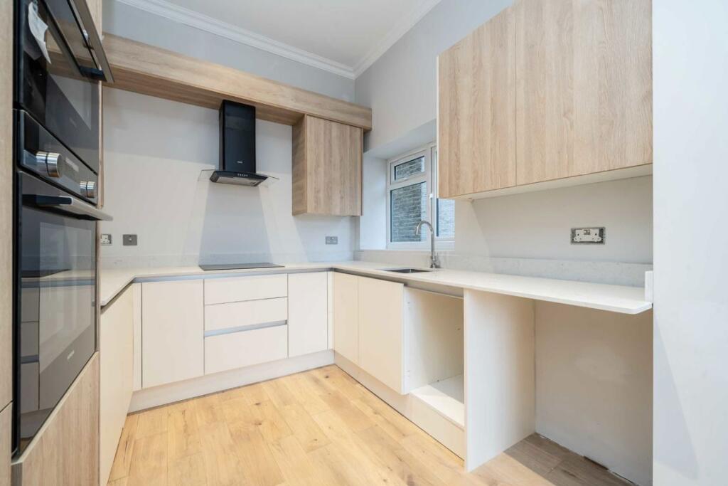 2 bedrooms Apartment in Ealing, United Kingdom No. 5761