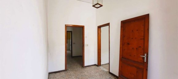 3 bedrooms Villa in Pistoia, Italy No. 67042 3
