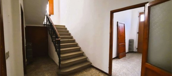3 bedrooms Villa in Pistoia, Italy No. 67042 8