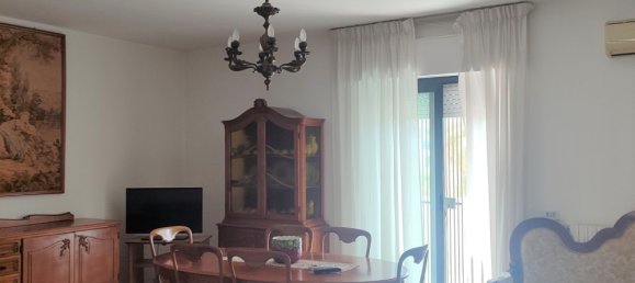 4 Schlafzimmer Wohnung in Bari, Italy, Nr. 315917 2