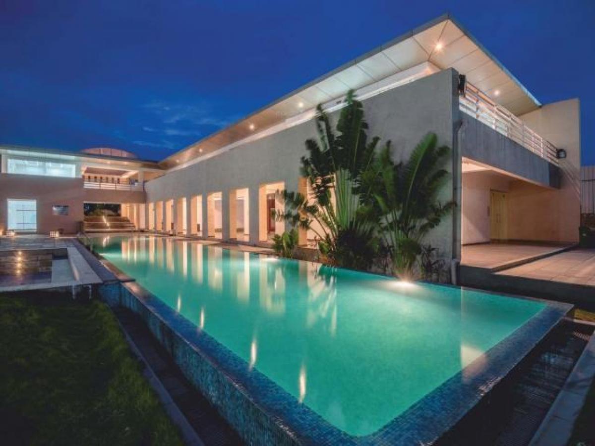 4 bedrooms House in Pune, India No. 16039