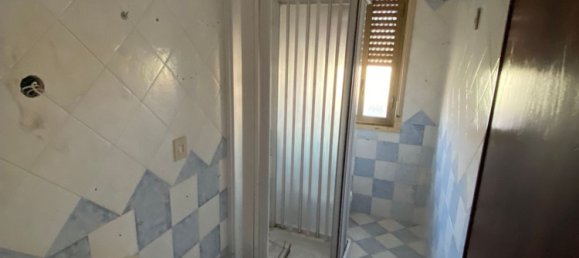 5 rooms Apartment in Palermo, Italy No. 88329 2