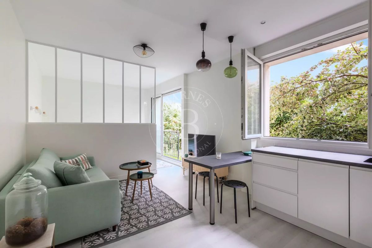 1 bedroom Apartment in Paris, France No. 163865