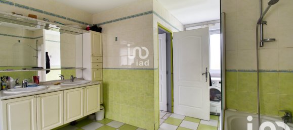 5 bedrooms House in Moreuil, France No. 80390 10