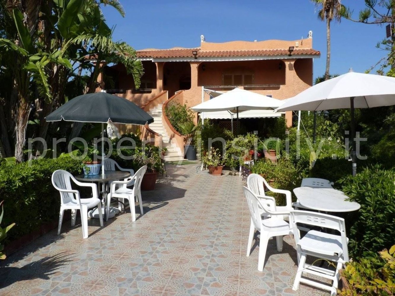 Вилла с 11 комнатами в Ното, Италия № 152309