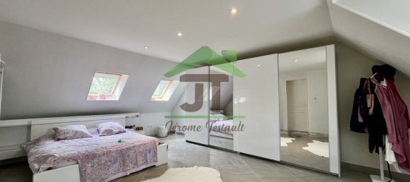 4 bedrooms House in Chateaudun, France No. 103249 6