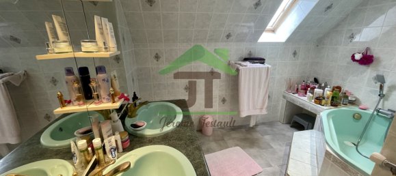 4 bedrooms House in Chateaudun, France No. 103249 10