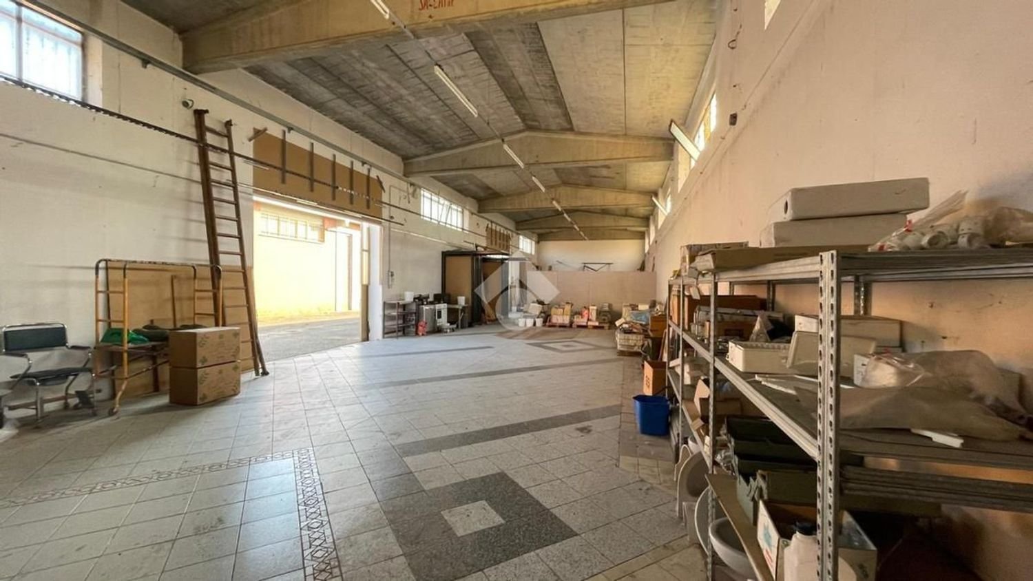 500m² Warehouse in Poirino, Italy No. 327525