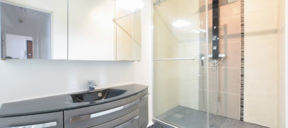 3 chambres Appartement à Courbevoie, France No. 134925 8