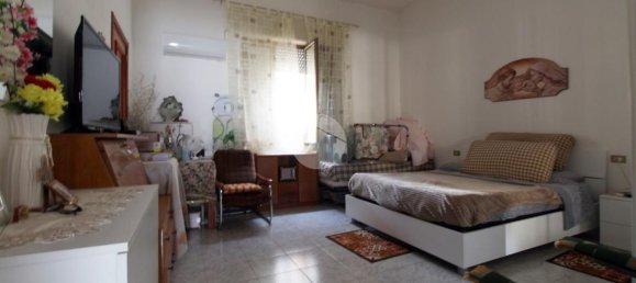 Дом с 4 комнатами в Марсала, Италия № 47650 7