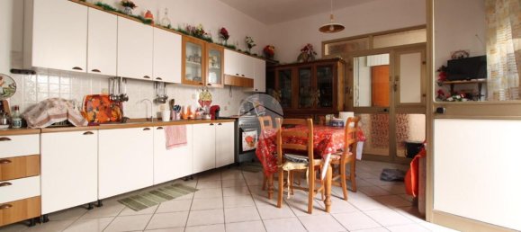 Дом с 4 комнатами в Марсала, Италия № 47650 8