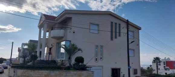 6 bedrooms House in Limassol, Cyprus No. 7672 3